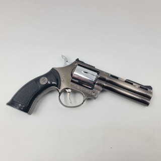 Brichetă decorativă pistol Wild West Magnum – formă realistă, reincarcabila, argintiu, husa, BRI-REVWM