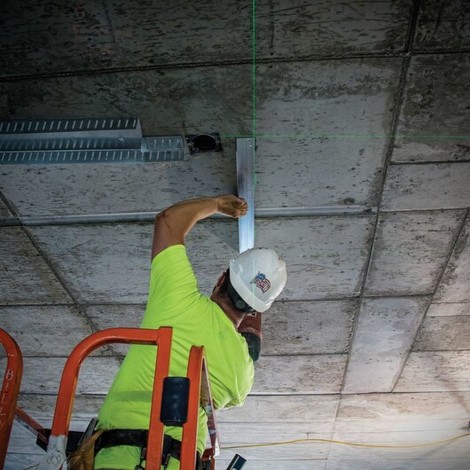 Nivela laser verde 3D Kraftworld, 2 acumulatori 18V 3Ah, 3 fascicule